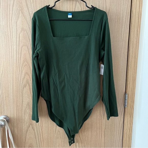 Old Navy Long-Sleeve Square-Neck Rib-Knit Bodysuit for Women - Picture 3 of 8